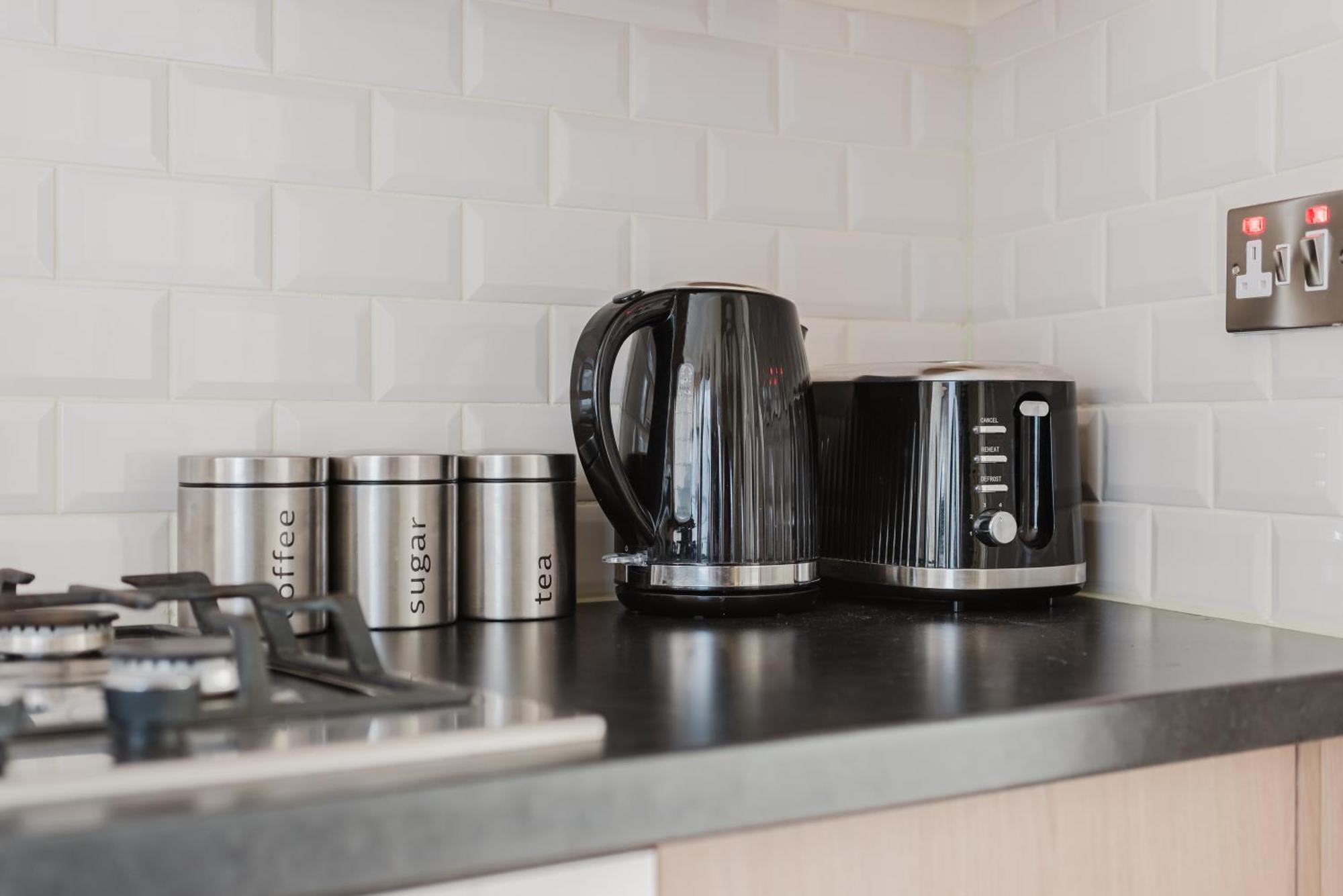 Modern Cosy Corner Flat 3 Bed And Loft Sleep 7 People Appartement Londen Buitenkant foto