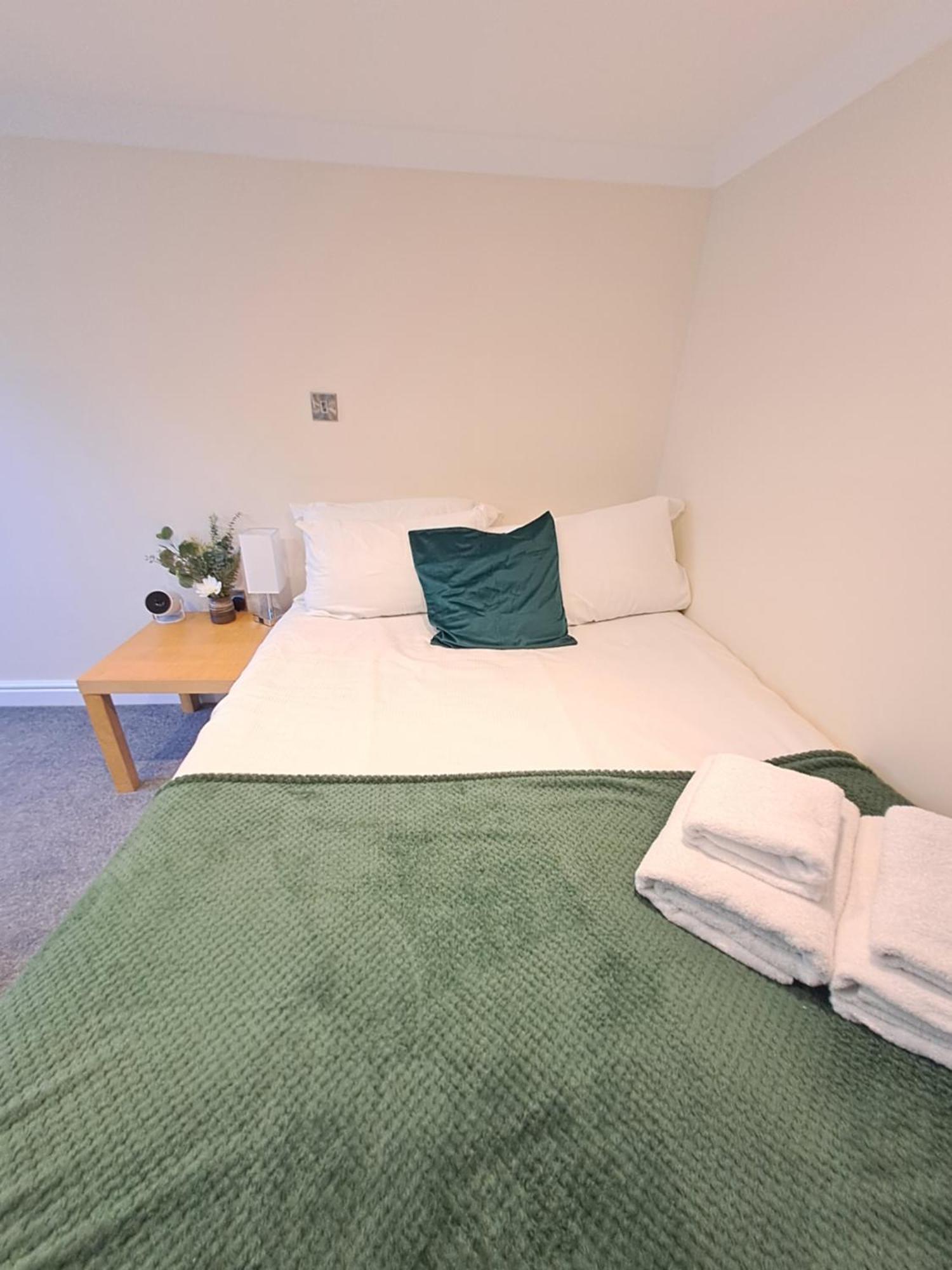 Modern Cosy Corner Flat 3 Bed And Loft Sleep 7 People Appartement Londen Buitenkant foto